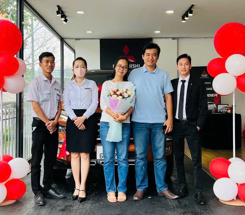 Hình ảnh hoạt động tư vấn xe tại Bình Định